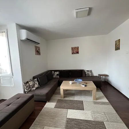 דירה Ada Square סקופיה